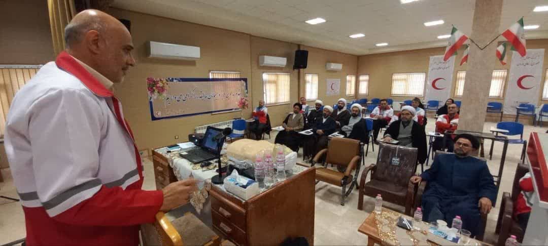 نشست تخصصی ائمه جماعات و اعضای شورای فرهنگی جمعیت هلال احمر استان اردبیل