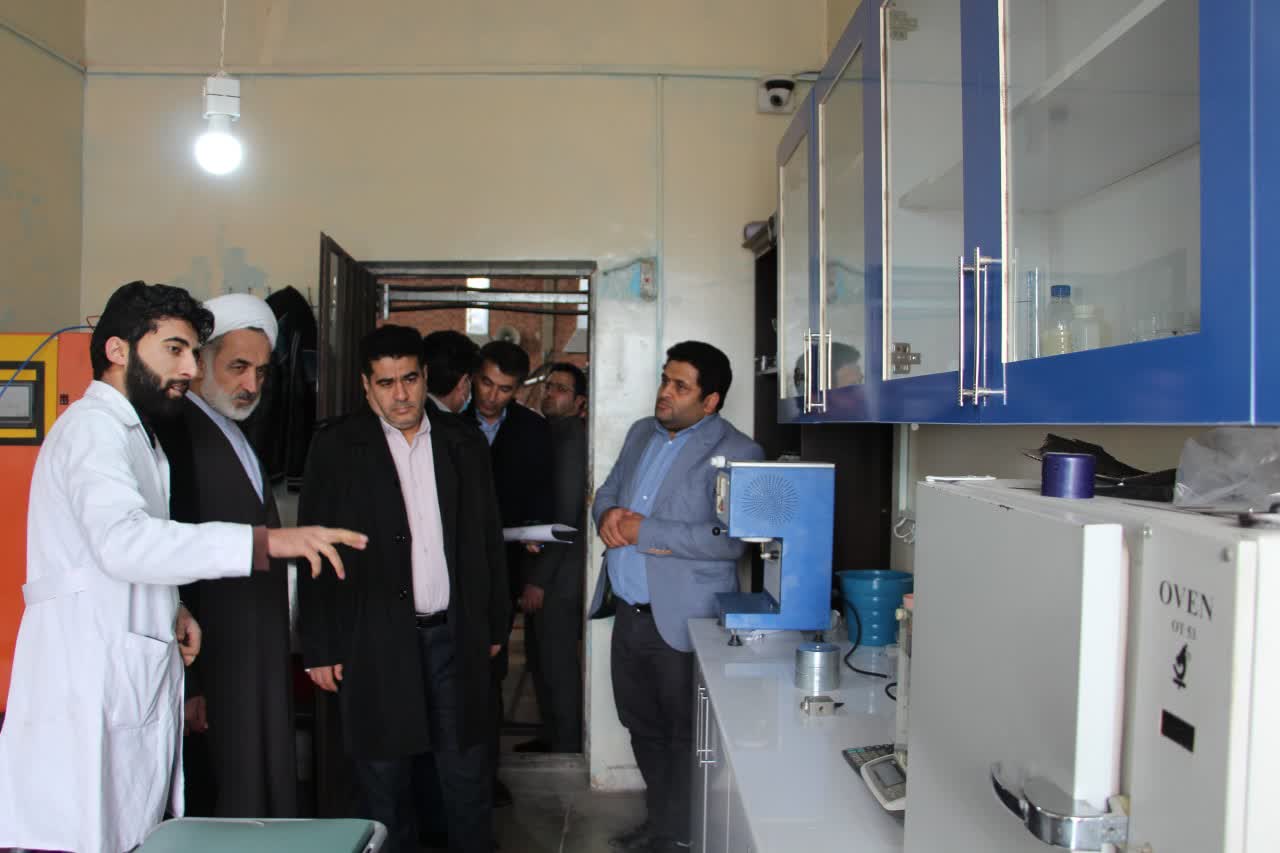 بکارگیری مددجویان در شرکت های تولیدی ، از بهترین راه های بازاجتماعی کردن و خروج کامل آنها از بزه است