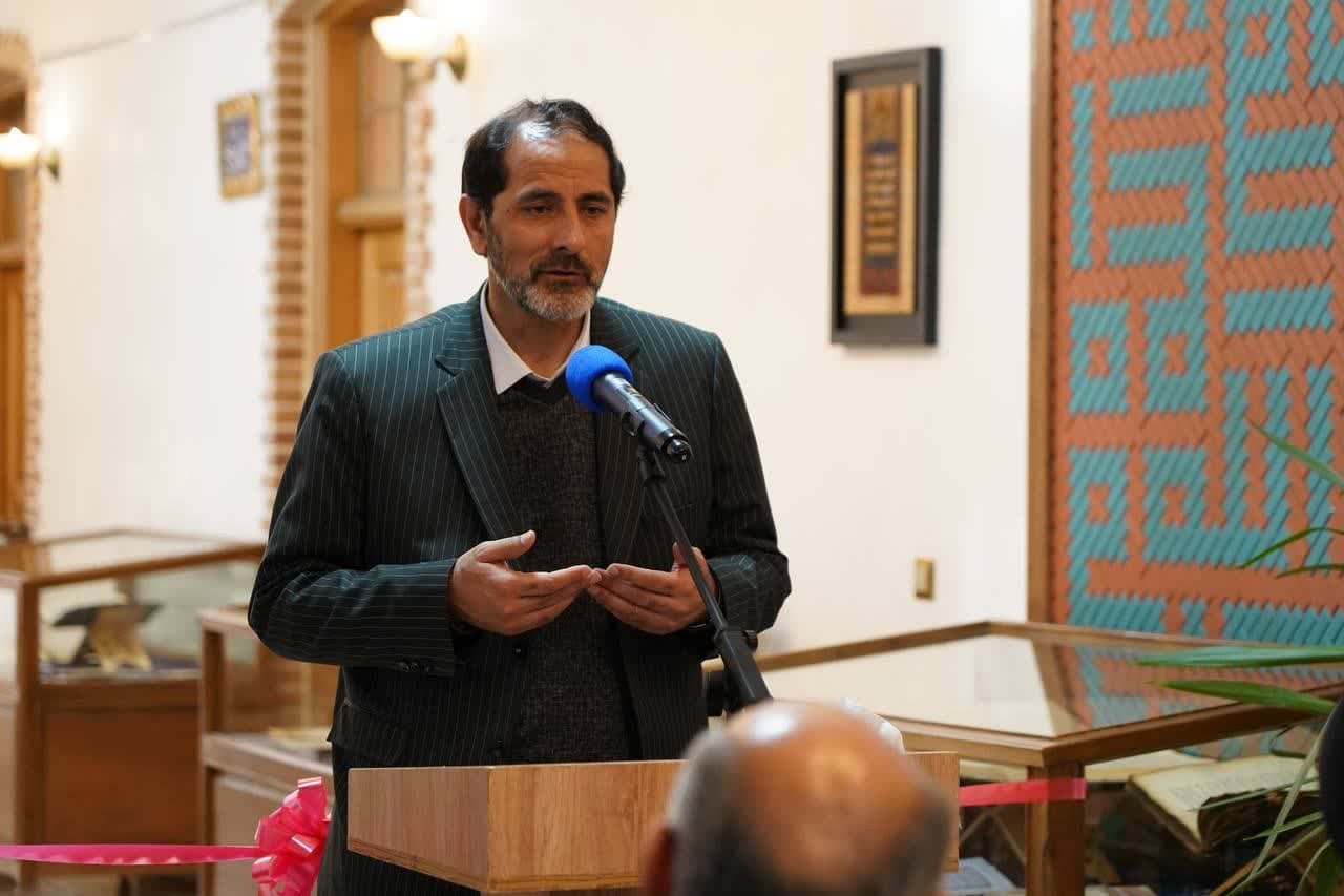 نمایشگاه قرآن‌های خطی در موزه عمارت شهرداری اردبیل افتتاح شد