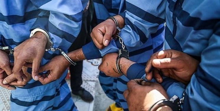دستگیری هشت اراذل و اوباش در حوزه قضایی پارس آباد