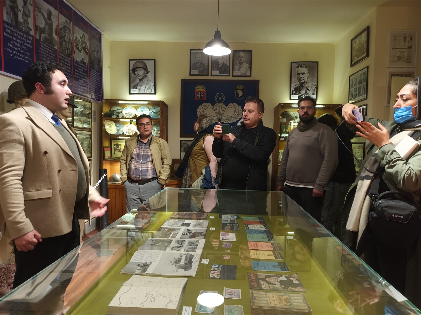 بازدید خبرنگاران رسانه‌های داخلی و خارجی از موزه جنگ‌جهانی دوم در لاهیجان