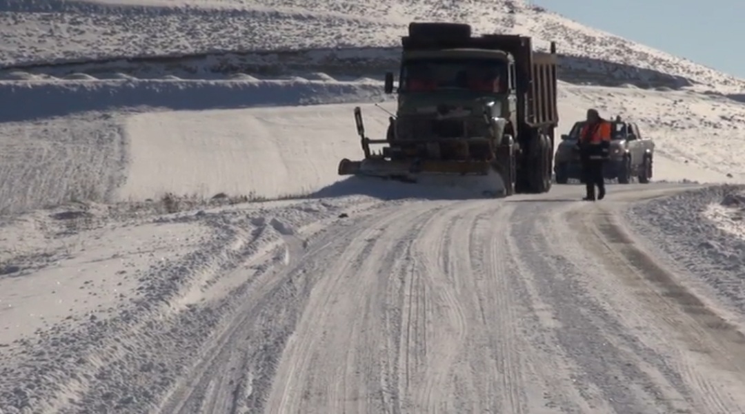 بازگشایی راه ۳۰۰ روستای مسدود استان اردبیل در اثر برف و کولاک شدید 