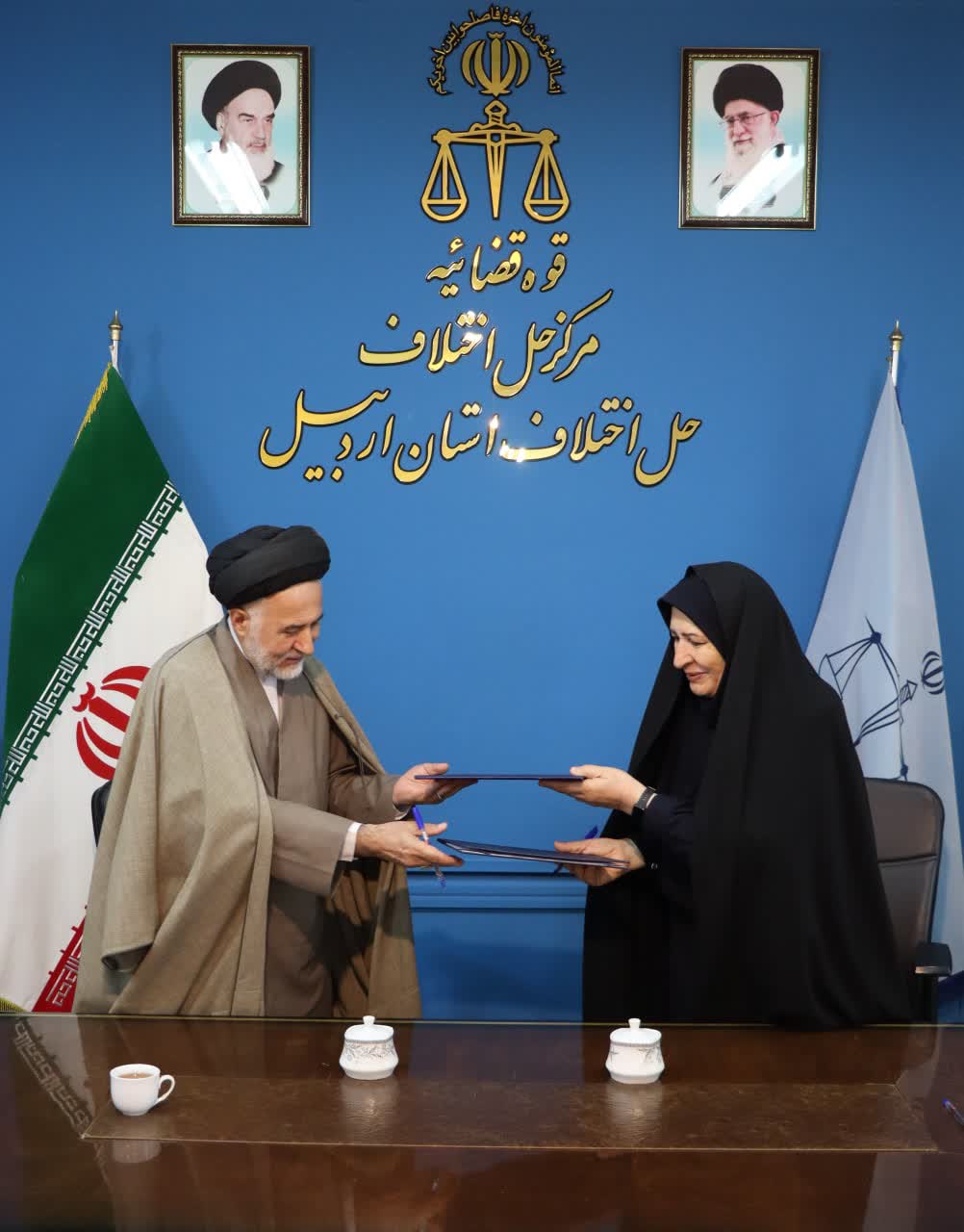 امضای تفاهمنامه همکاری فی ما بین معاونت حل اختلاف استان و اداره کل امور بانوان و خانواده استانداری اردبیل