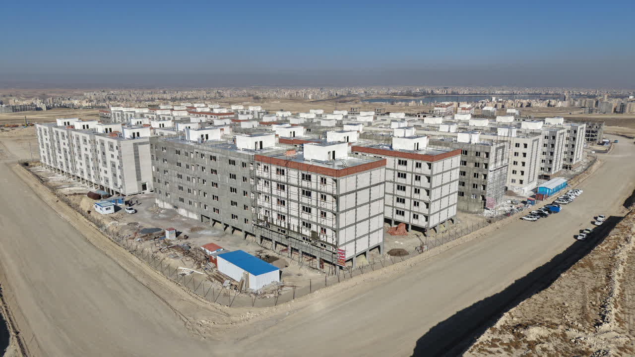 ساخت ۱۷ هزار و ۹۰۴ واحد مسکونی در بیش از ۷۰۰ بلوک در اردبیل / شهر اردبیل کارگاه عمرانی بزرگ ساخت مسکن نهضت ملی است