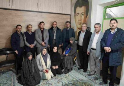 سرپرست و جهادگران جهاددانشگاهی اردبیل با خانواده شهید سید کاظمی دیدار کرد