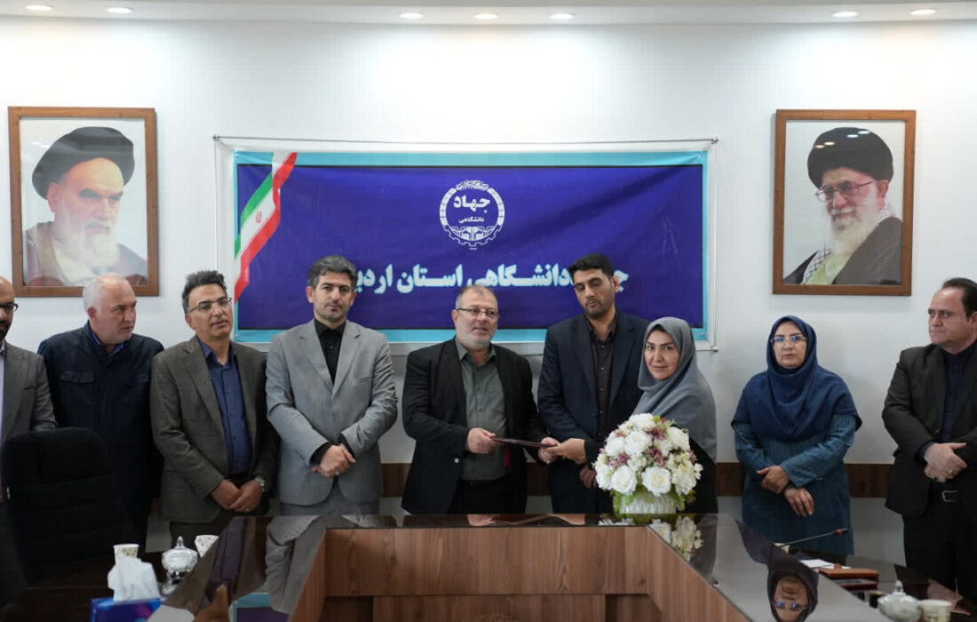 معلمان، پیشگامان ترویج تفکر جهادی و تربیت نسل توانمند هستند