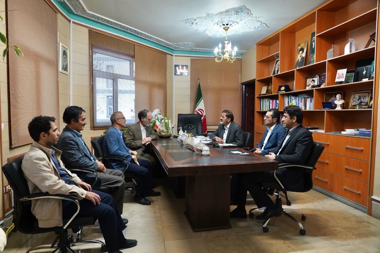 شهروندان در ملاقات مردمی با شهردار، مسائل و مطالبات خود را مطرح کردند