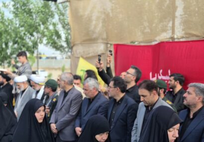 اعزام ۴۵ کاروان مردمی از اردبیل به آیین تشییع «رهبر شهید امت» در تهران/مراسم پیاده روی از عالی قاپو تا امام زاده سید صدرالدین اردبیل همزمان با تشییع رهبر شهید در روز دوشنبه